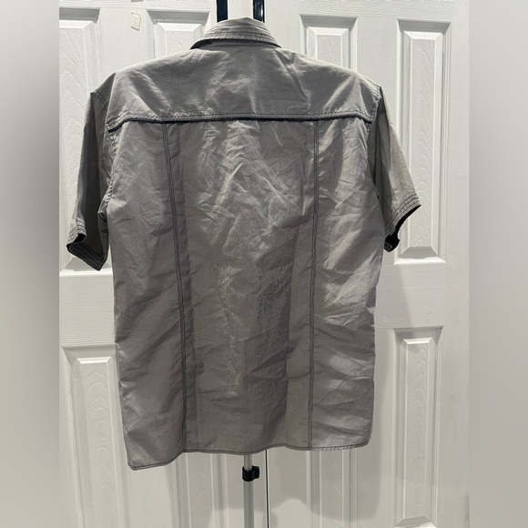 FRANKY MAX
Stylish Men's Short Sleeve Button Down Shirt - Picture 2 of 4
